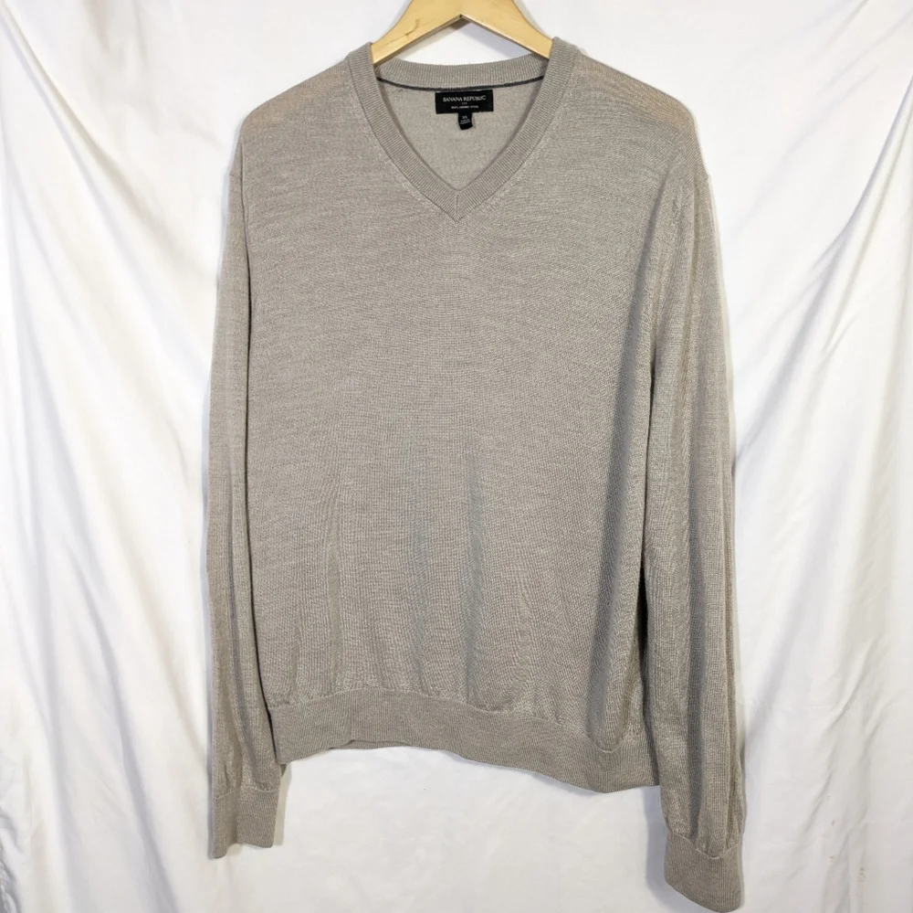 Banana Republic Merino Wool V-neck Pullover Sweater‎ Neutral Lighweight Warm XL